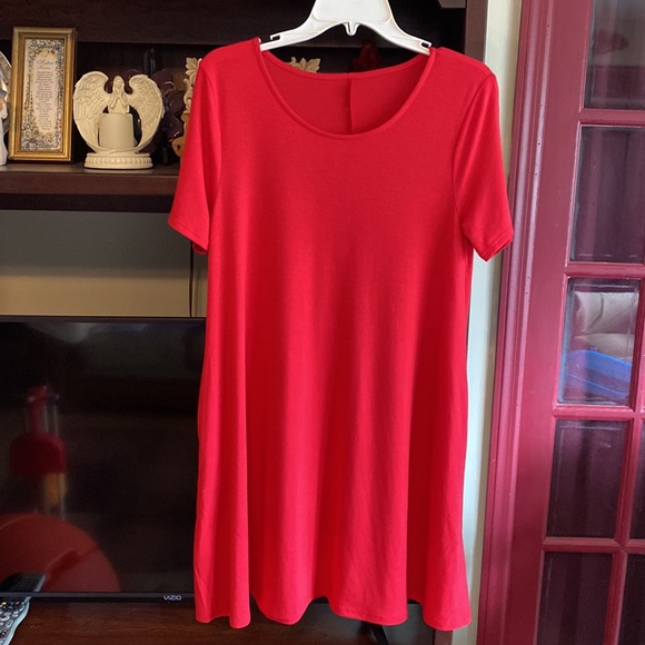 Zenana Callie lives NWT M RED FLARE POCKETS BUTTERY SOFT TEE SHIRT DRESS - Picture 3 of 6